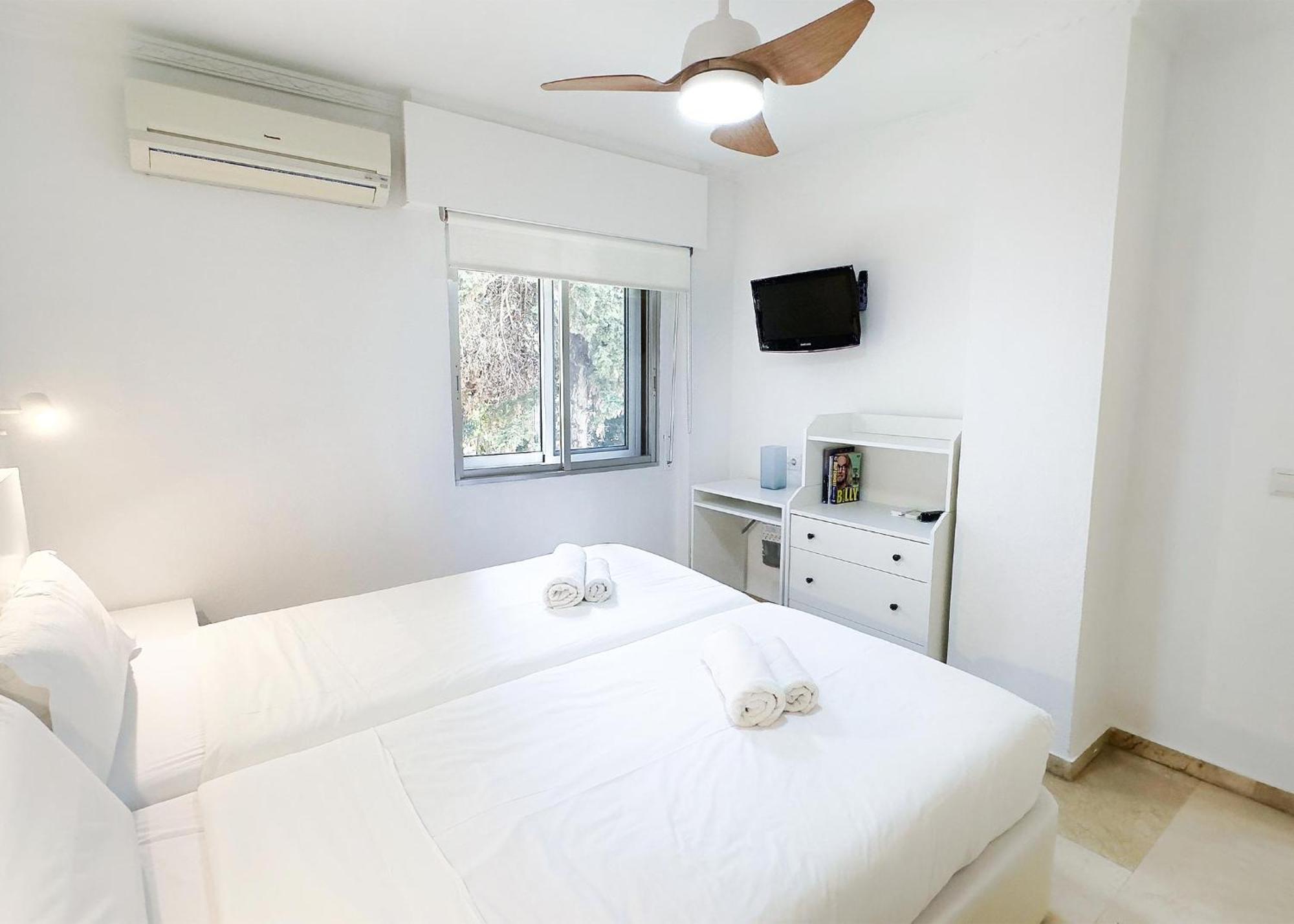 1 Bedroom Apartment Second Line Beach- Parque Marbella Building Exterior photo